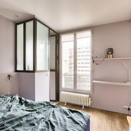 Charming For 2 People In 10 Paris
